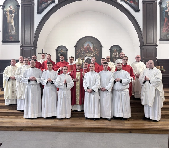 Ustanowienie nowych akolitów