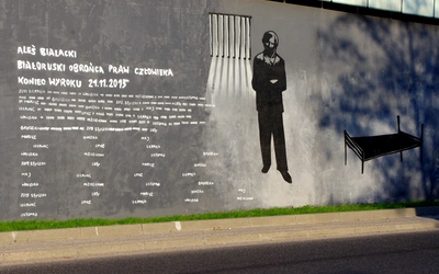 Białoruskie władze uwolniły 123 więźniów politycznych. Wśród nich jest Polak