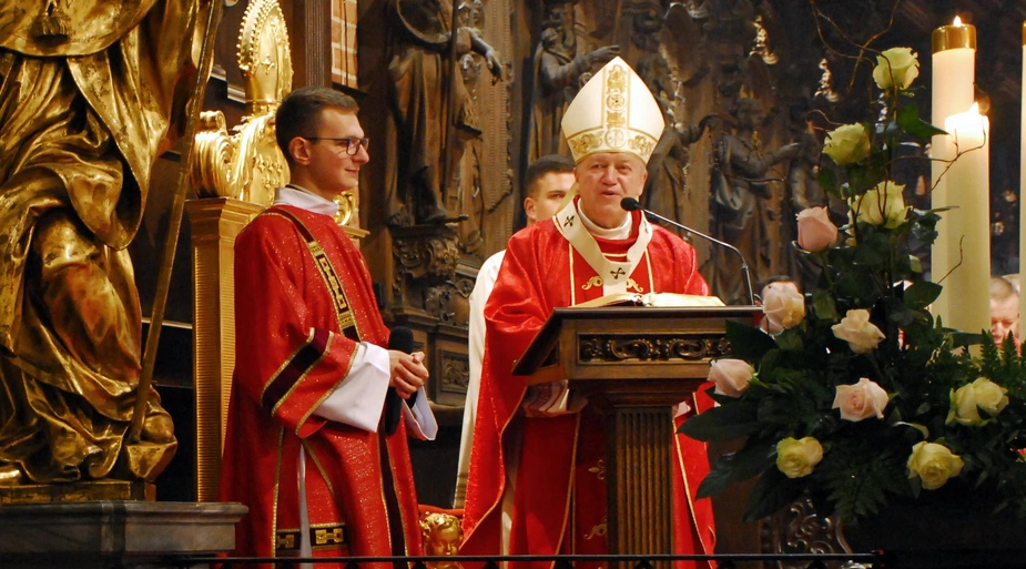 Abp Kupny: Rocznica stanu wojennego nie jest tylko wspomnieniem krzywd