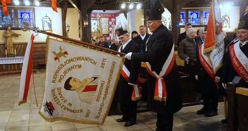 Uroczystości rocznicy 13 grudnia - poczty sztandarowe