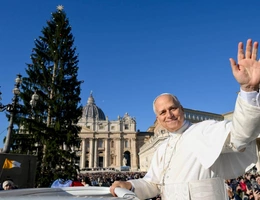 Papież: Przed Bożym Narodzeniem unikajmy zakupowego dopingu