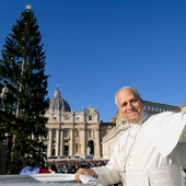 Papież: Przed Bożym Narodzeniem unikajmy zakupowego dopingu