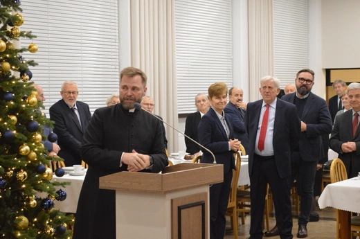 Świąteczne spotkanie profesorów i wykładowców