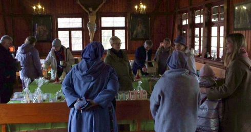 Bazarek pustelniczy w Pustelni Emmanuel w Bryksach