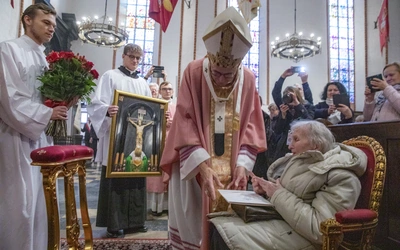 Wyniosła Chrystusa z płonącej katedry