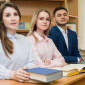 Liceum dla dorosłych – matura w Twoim tempie. Jak to działa i dlaczego warto?