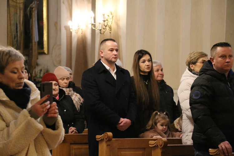 Strzegocin. Nowe witraże