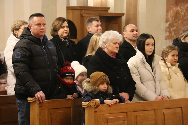 Strzegocin. Nowe witraże