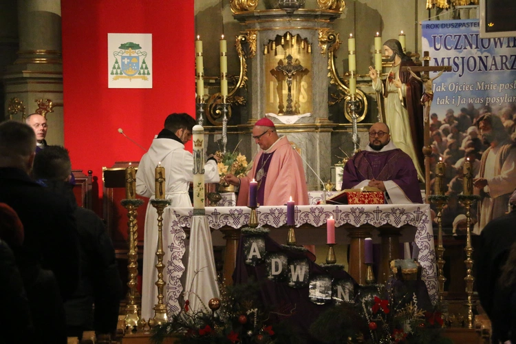 Strzegocin. Nowe witraże