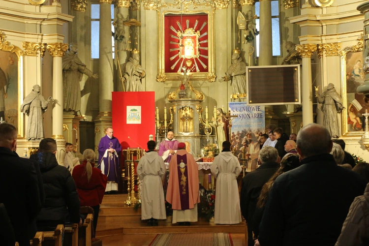 Strzegocin. Nowe witraże