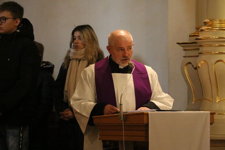 Strzegocin. Nowe witraże