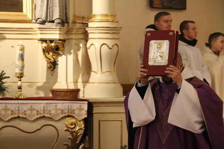 Strzegocin. Nowe witraże