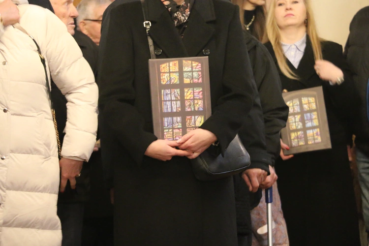 Strzegocin. Nowe witraże