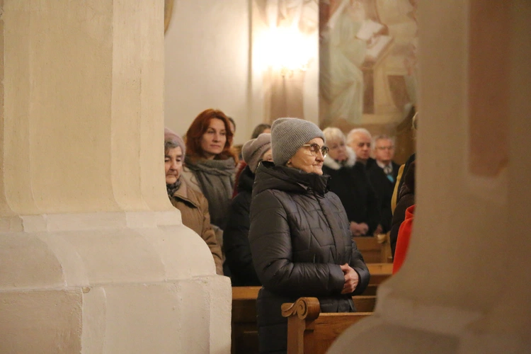 Strzegocin. Nowe witraże