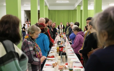 Jak co roku diecezjalna Caritas zaprosiła osoby potrzebujące do wigilijnego stołu