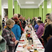 Jak co roku diecezjalna Caritas zaprosiła osoby potrzebujące do wigilijnego stołu