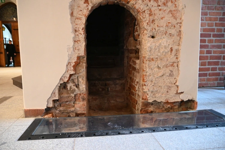 Ostatnie prace przed otwarciem katedry