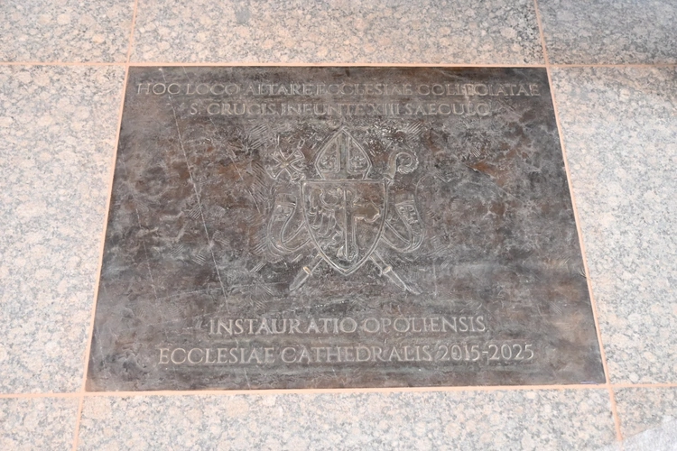 Ostatnie prace przed otwarciem katedry