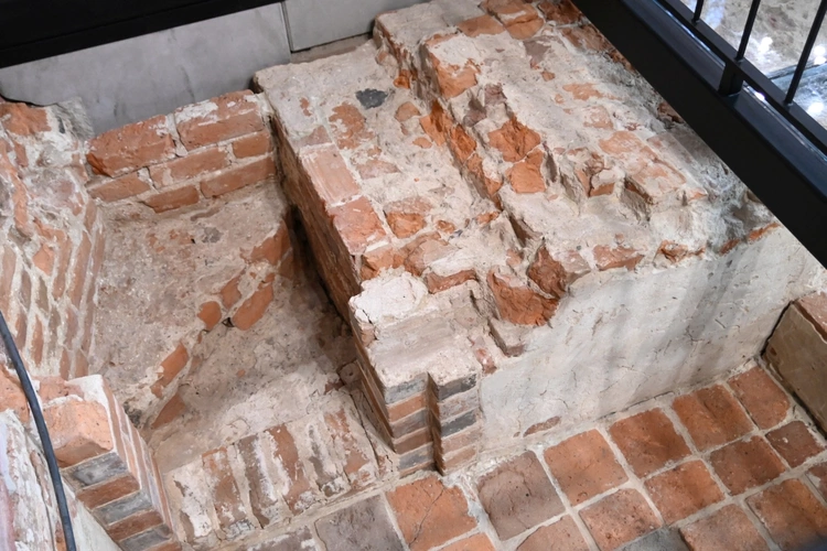 Ostatnie prace przed otwarciem katedry