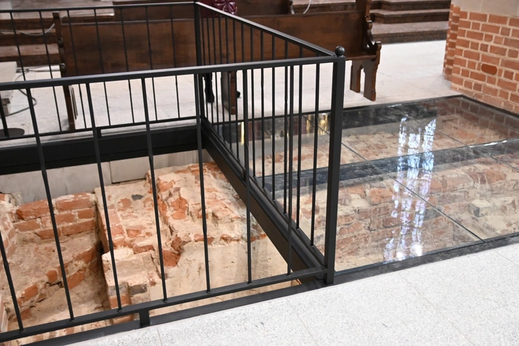 Ostatnie prace przed otwarciem katedry