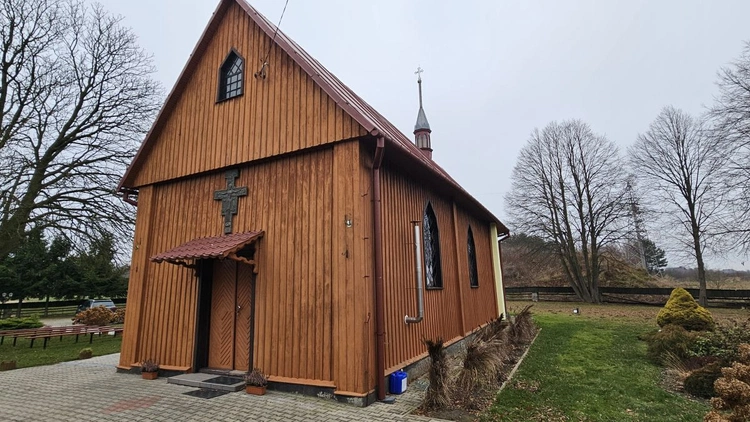 Odnawiają kaplicę św. Zofii w Ratajach
