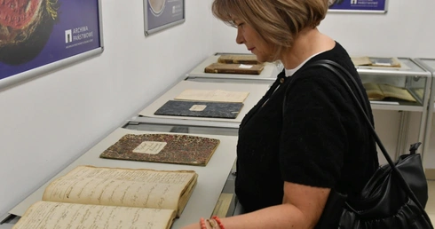 87 ksiąg metrykalnych z zasobów Archiwum Diecezjalnego już po konserwacji