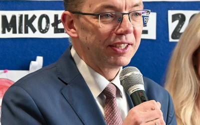 Jednym z fundatorów jest od kilku lat burmistrz Grzegorz Watycha, on też gratulował uczniom otrzymania tych wyróżnień. 