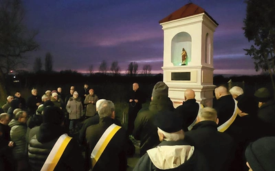  Zabytkowa kapliczka  została zbudowana w drugiej połowie XVIII wieku.