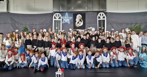 Widowiskowe jasełka w Ziębicach w hali sportowej - dla Jezusa!