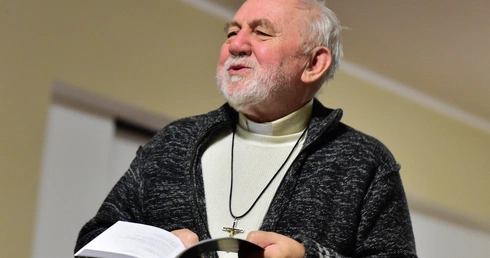 Wierzę w Boga Ojca, Poetę nieba i ziemi