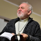 Wierzę w Boga Ojca, Poetę nieba i ziemi