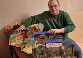 Kolekcjoner figurek z jajek niespodzianek