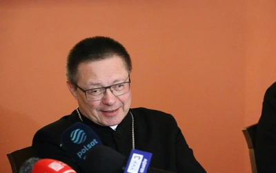 Przed ingresem: Krakowscy księża zebrali prawie 100 tys. zł na pomoc dla mieszkańców Lwowa i Zaporoża