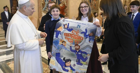 Leon XIV do młodych: zatrzymaj się, Jezus puka do twego serca!