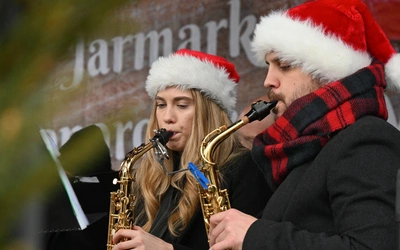 Czarny Dunajec. Jarmark Bożonarodzeniowy z konnym św. Mikołajem 