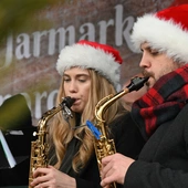 Czarny Dunajec. Jarmark Bożonarodzeniowy z konnym św. Mikołajem 
