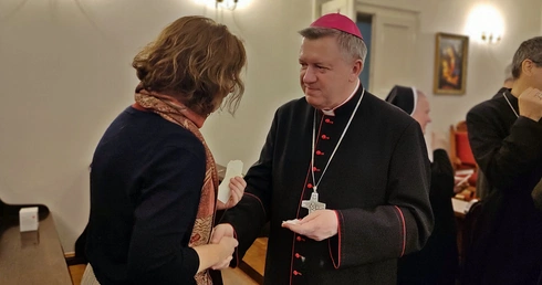 Co możesz zabrać do żłóbka? Spotkanie pracowników kurii z abp. Kupnym