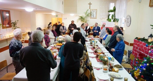 Wrocławska Caritas zorganizowała spotkanie wigilijne dla ubogich i samotnych
