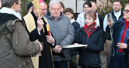 Przy stole w Wielkiej Zbrojowni 