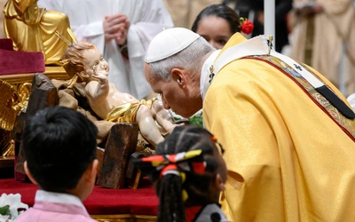 Leon XIV: Wszechmoc Boga objawia się w bezsilności Dzieciątka