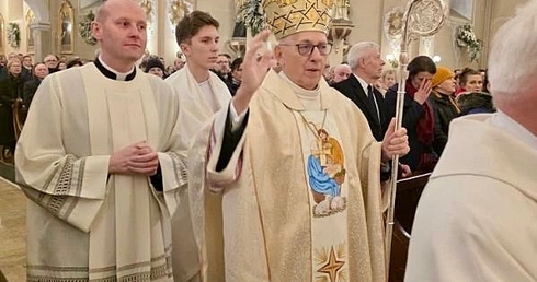 Abp Skworc podczas Pasterki: Od czasu Jego przyjścia mamy wspólny człowieczy los i wspólną przyszłość
