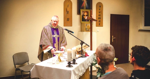 Z upadku można powstać