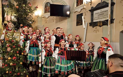 W repertuarze nie brakuje też ludowych pastorałek, które w naszym regionie wybrzmiewają najpiękniej.