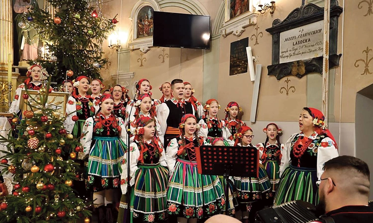 W repertuarze nie brakuje też ludowych pastorałek, które w naszym regionie wybrzmiewają najpiękniej.