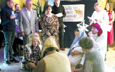 Jasełkowe przesłanie z Antoniówki jest uniwersalne, bo daje szansę odzyskania wrażliwości i człowieczeństwa.