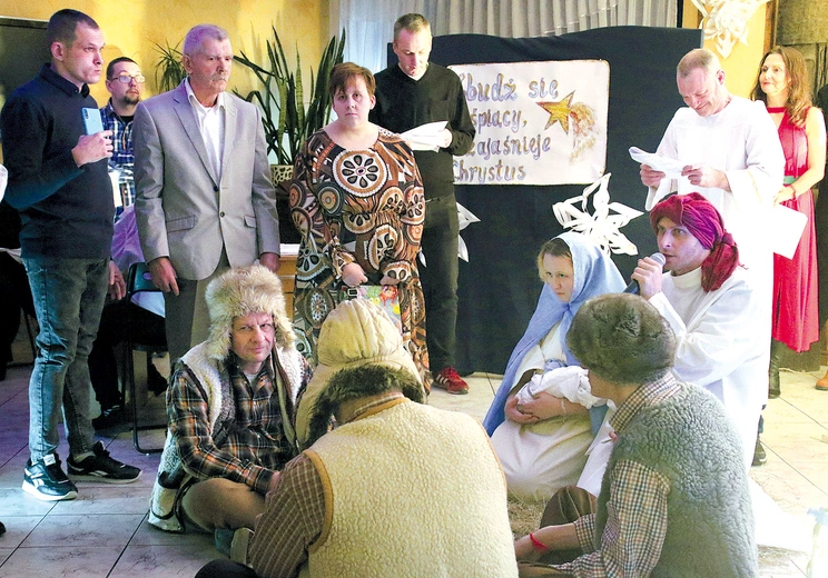 Jasełkowe przesłanie z Antoniówki jest uniwersalne, bo daje szansę odzyskania wrażliwości i człowieczeństwa.