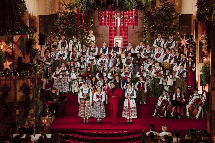 W świątecznej, góralskiej atmosferze wystąpiły gwiazdy polskiej sceny muzycznej.