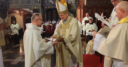 Duszpasterze rejonowi rodzin z dekretami