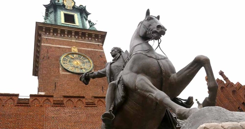 Remont wawelskiego bastopnu i pomnika Tadeusza Kościuszki