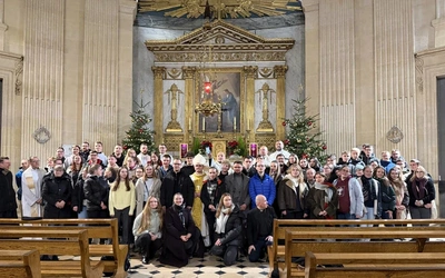 Abp Przybylski do młodych w Paryżu: w czasach podejrzliwości i nieufności bądźcie zaczynem budowania wzajemnego zaufania w Kościele i świecie